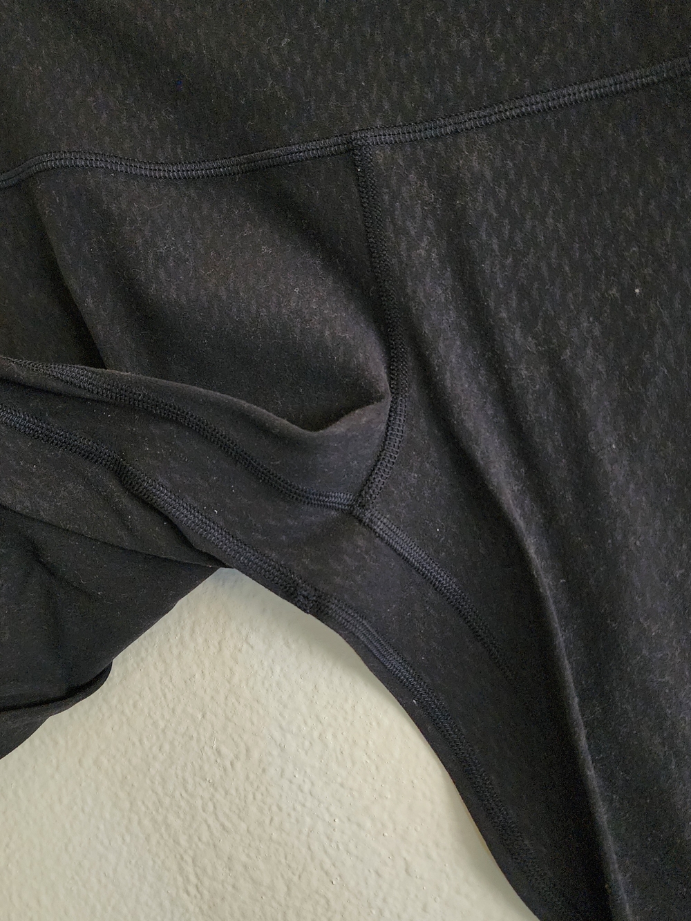LULULEMON Black Embossed Textured High Rise Align Leggings Size 6 - Picture 4 of 7